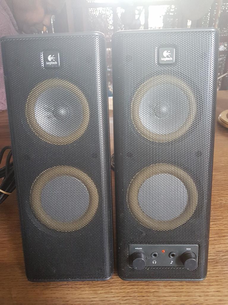 Speakerset Logitech, Computers en Software, Pc speakers, Ophalen of Verzenden, Gebruikt, Logitech (speakers), Neovo (monitor)