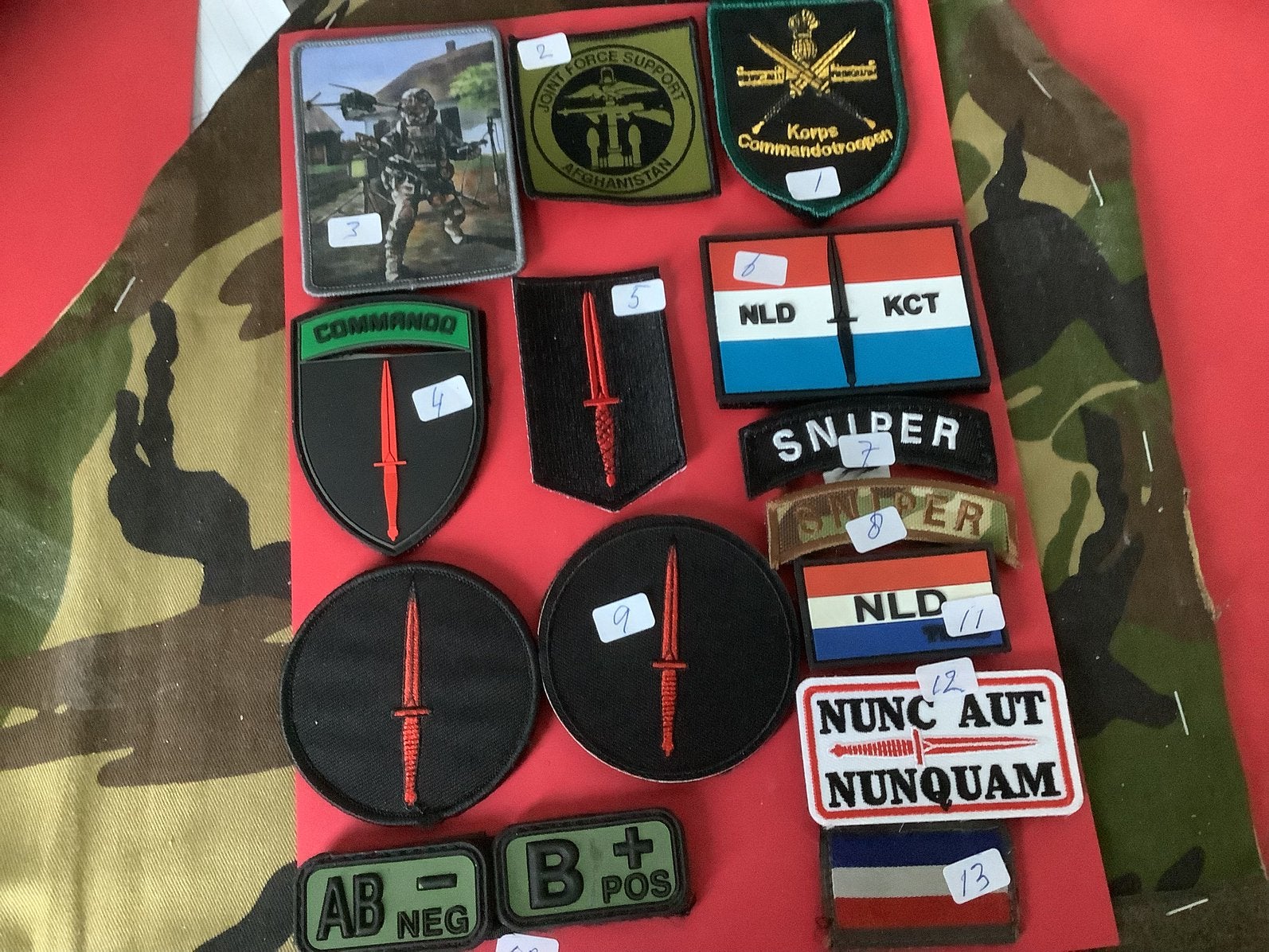 Diverse KCT emblemen bieden per nummer, Ophalen of Verzenden, Landmacht, Nederland, Embleem of Badge