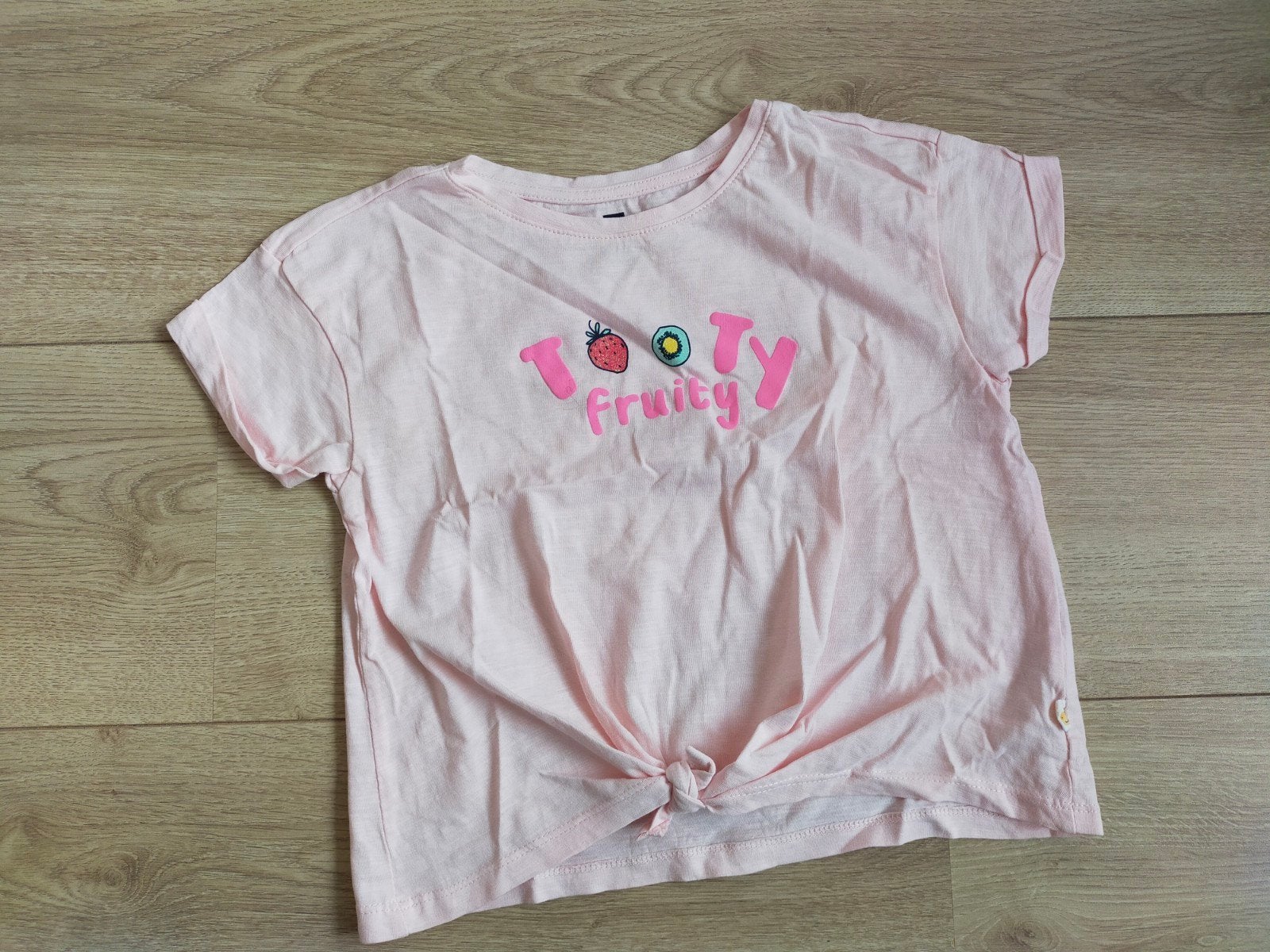 Zgan! Lief roze shirt met knoop van Hema! Mt 110/116, Kinderen en Baby's, Kinderkleding | Maat 110, Meisje, Ophalen of Verzenden