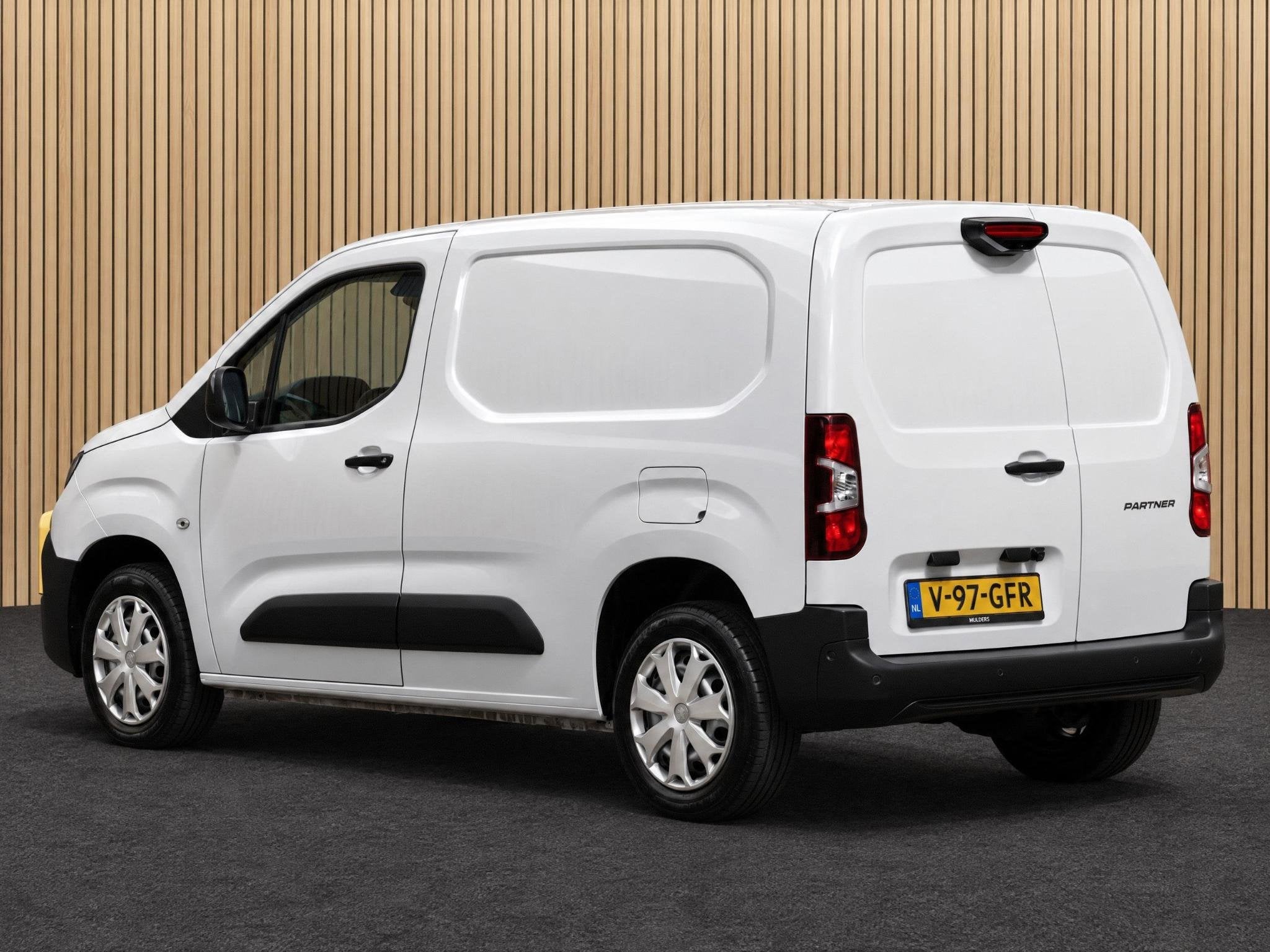 Peugeot Partner 1.5 BlueHDi 100 L1 3-ZITS/DYNAMIC SURROUND V, Voorwielaandrijving, 12 maanden, Gebruikt, Euro 6