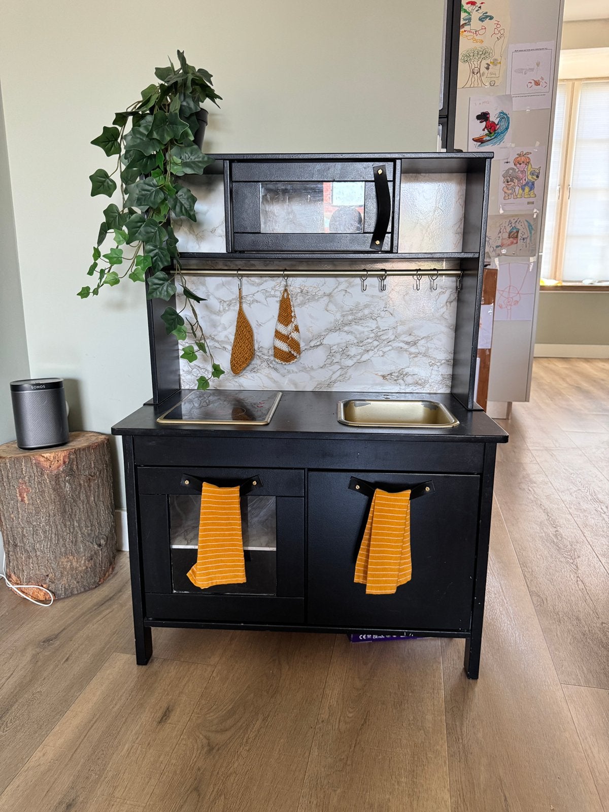 IKEA DUKTIG speelkeuken – zwart met goudkleurige details, Ophalen, Gebruikt, Overige materialen, Speelkeuken