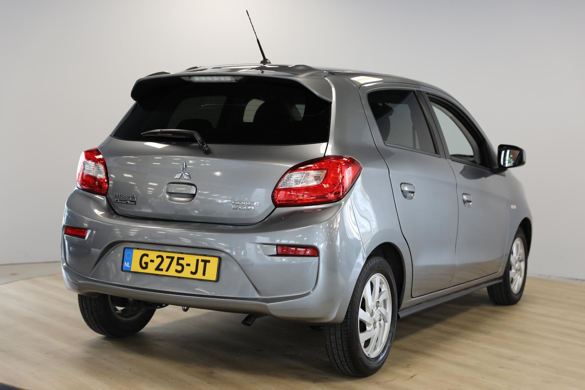 Mitsubishi Space Star 1.0 Active | Navi | Airco | Apple Carp, Voorwielaandrijving, Stof, Gebruikt, Euro 6