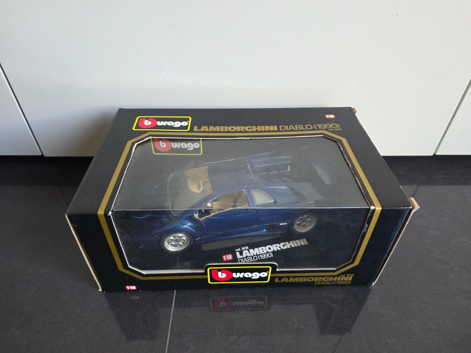 Lamborghini Diablo blauw 1/18 Bburago, Ophalen of Verzenden, Zo goed als nieuw, Auto, Bburago