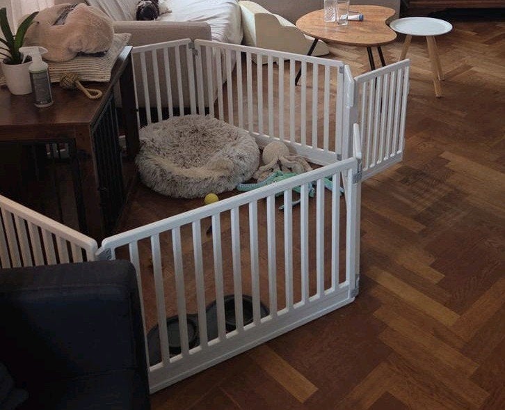 Mooie kunststof witte puppyren - modulair, Dieren en Toebehoren, Ophalen, Zo goed als nieuw, 110 cm of meer, Minder dan 65 cm