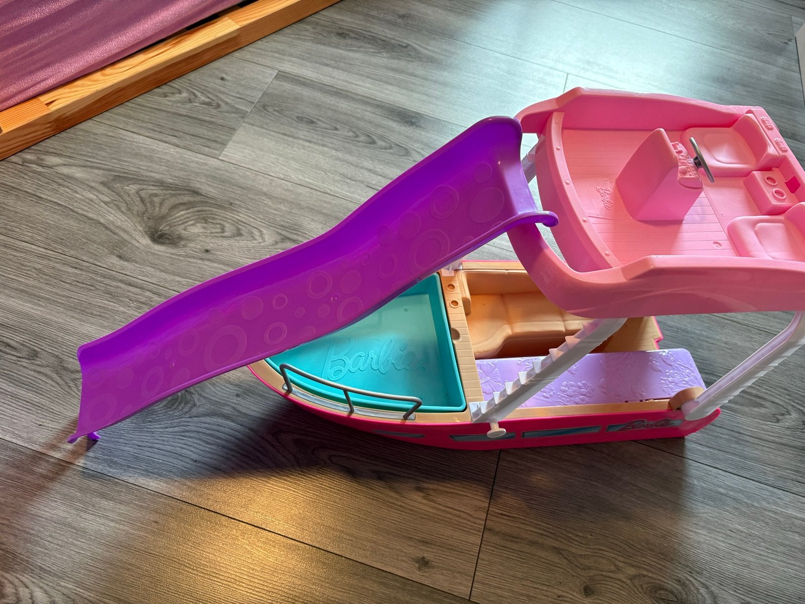 Foto 12 van Groot Barbie huis met veel extra's en accessoires