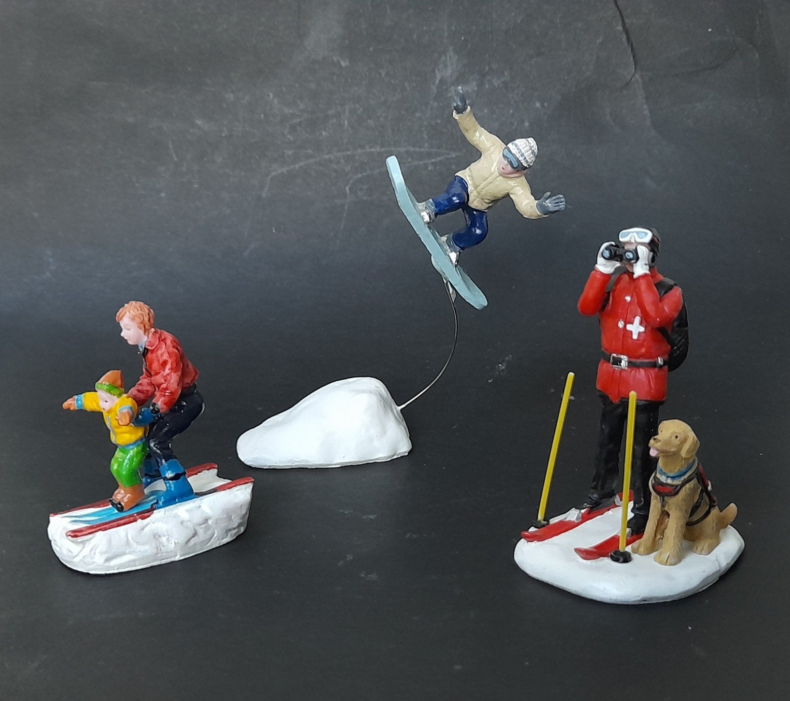 lemax kerst figuur a3 kerstdorp kersthuisjes, Diversen, Kerst, Verzenden
