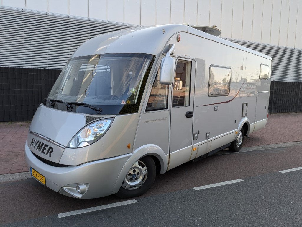 Hymer B 674 SL 2 Lengtebedden Grote Garage (bj 2007), Integraal, Ringverwarming, 7 tot 8 meter, Hymer