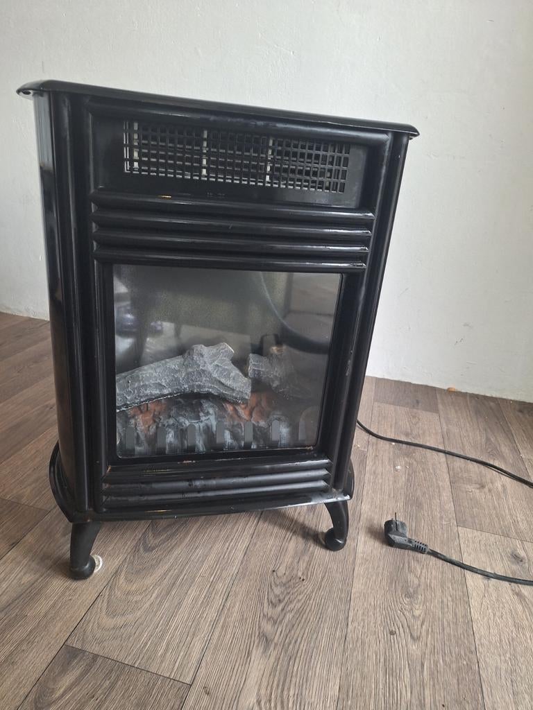 Elektrische kachel zsm ophalen!, Ophalen, Gebruikt, Overige soorten, Elektrisch
