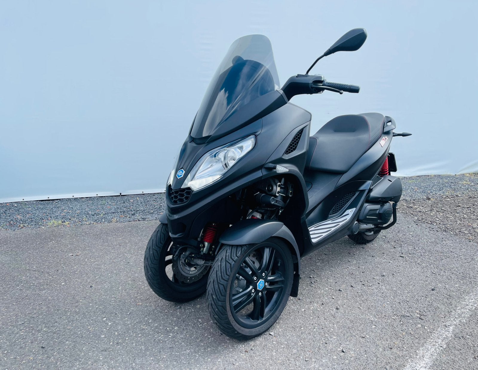 PIAGGIO MP3 300CC HPE SPORT MATT ZWART, Motoren, 3 cilinders, Particulier, Overig, Minimaal motorrijbewijs A2