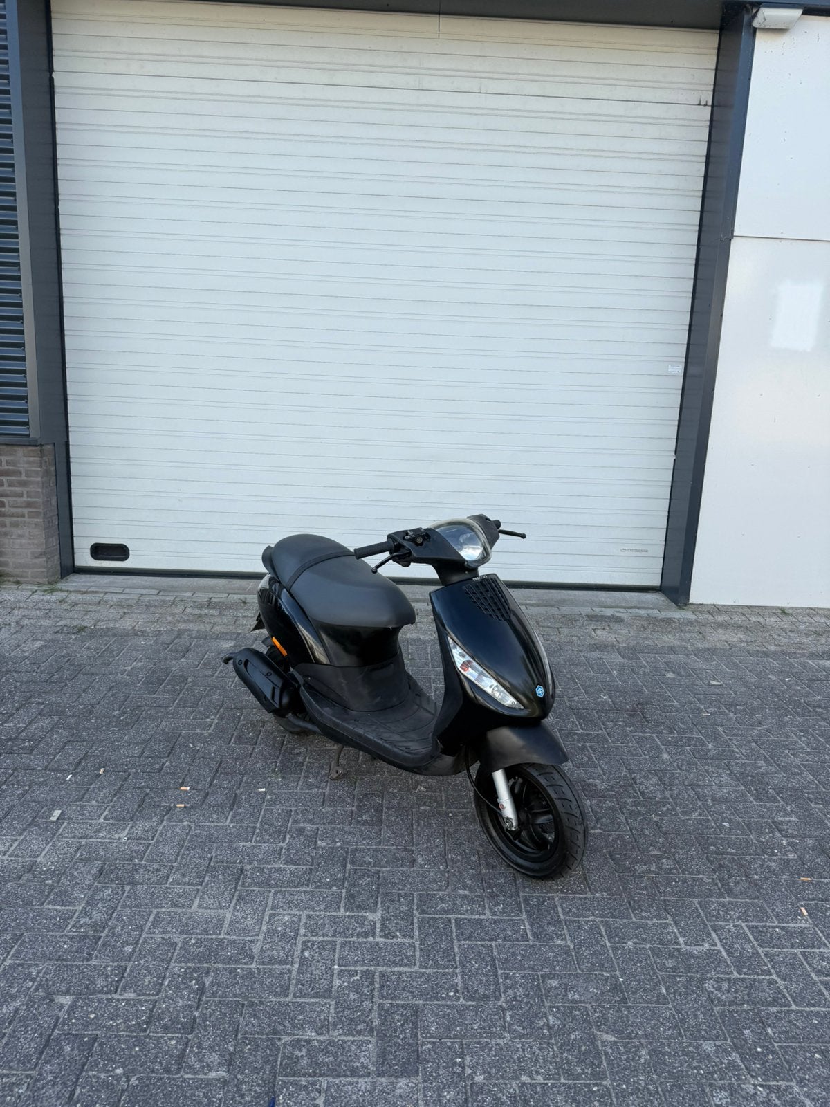 Zip 50 cc 2takt 2016 orgineel, Fietsen en Brommers, Scooters | Piaggio, Ophalen, Maximaal 45 km/u, Zip, Zo goed als nieuw