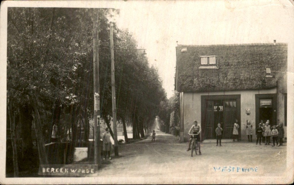 Berkenwoude - Westeinde - Fotokaart, Ophalen of Verzenden, Voor 1920, Gelopen, Zuid-Holland