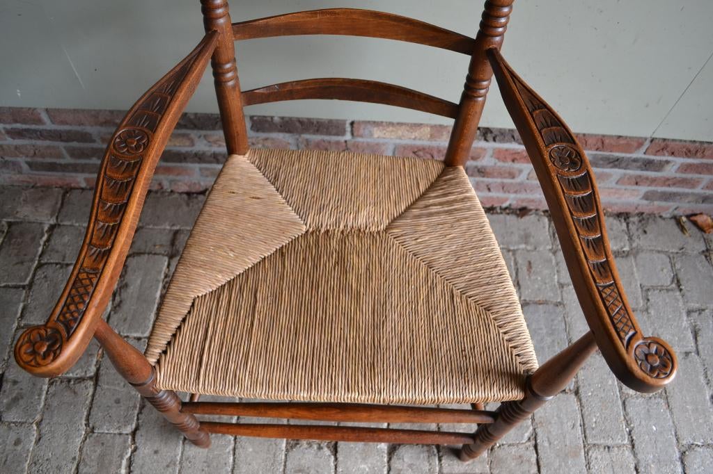 Prachtige antieke eiken houten stoel met biezen zitting., Verzenden