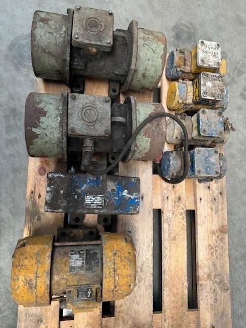 2197. Partij trilmotoren / motoren / trilmotor, Ophalen, Gebruikt, Elektromotor, 1800 rpm of meer
