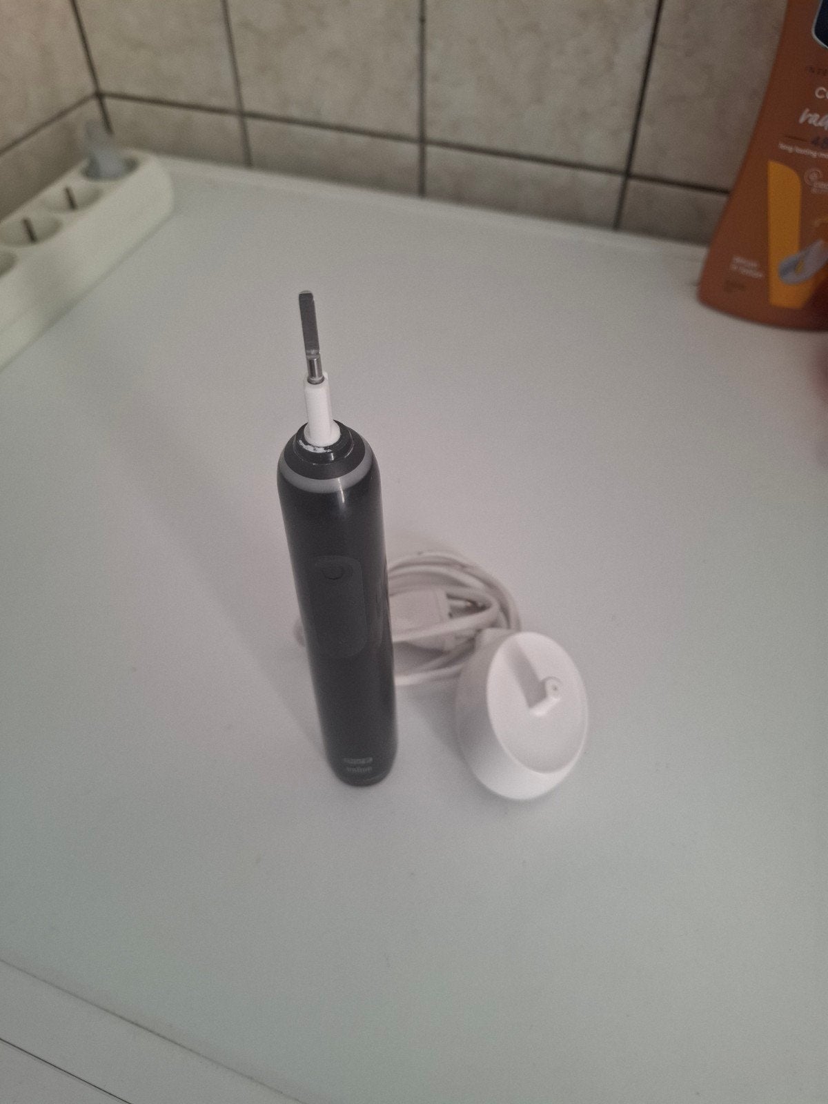 Oral-B elektrische tandenborstel, Ophalen of Verzenden, Gebruikt, Mondverzorging