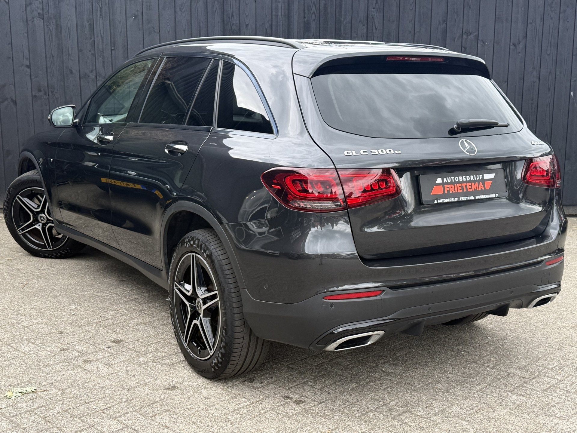 Mercedes-Benz GLC 300e 4MATIC Business Solution AMG, Auto's, Automaat, Gebruikt, 4 cilinders, 2000 kg