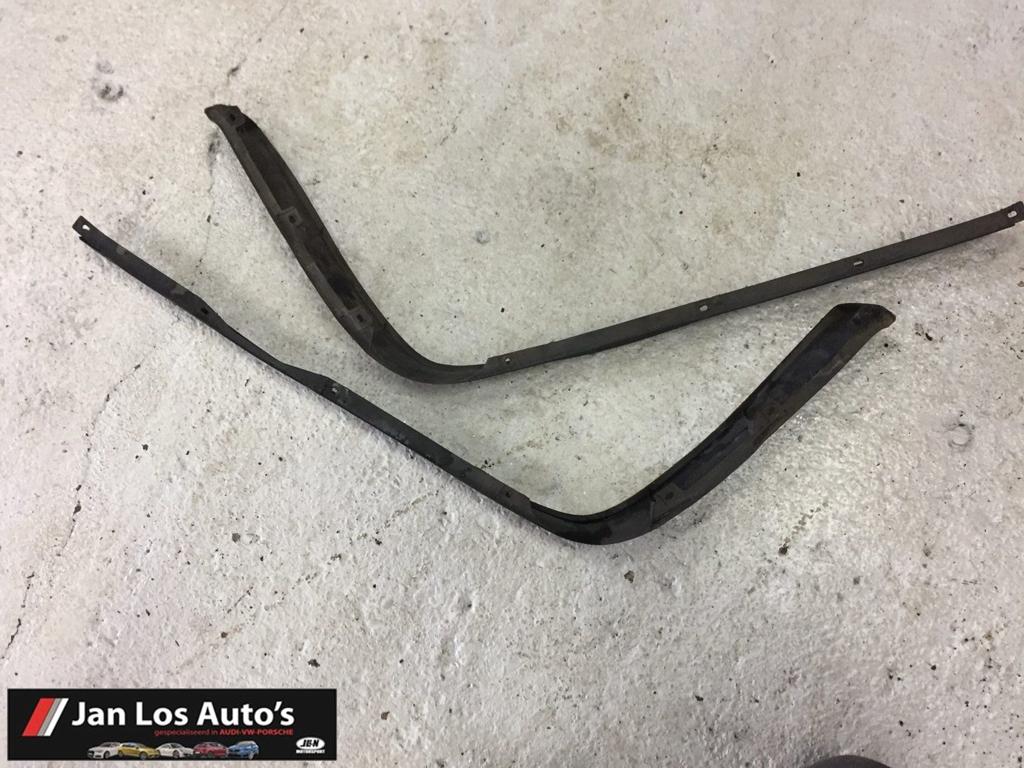 Onderspoiler voorfront Audi 100 C3 ('82-'90) zwart 443805617, Gebruikt, -, -, -