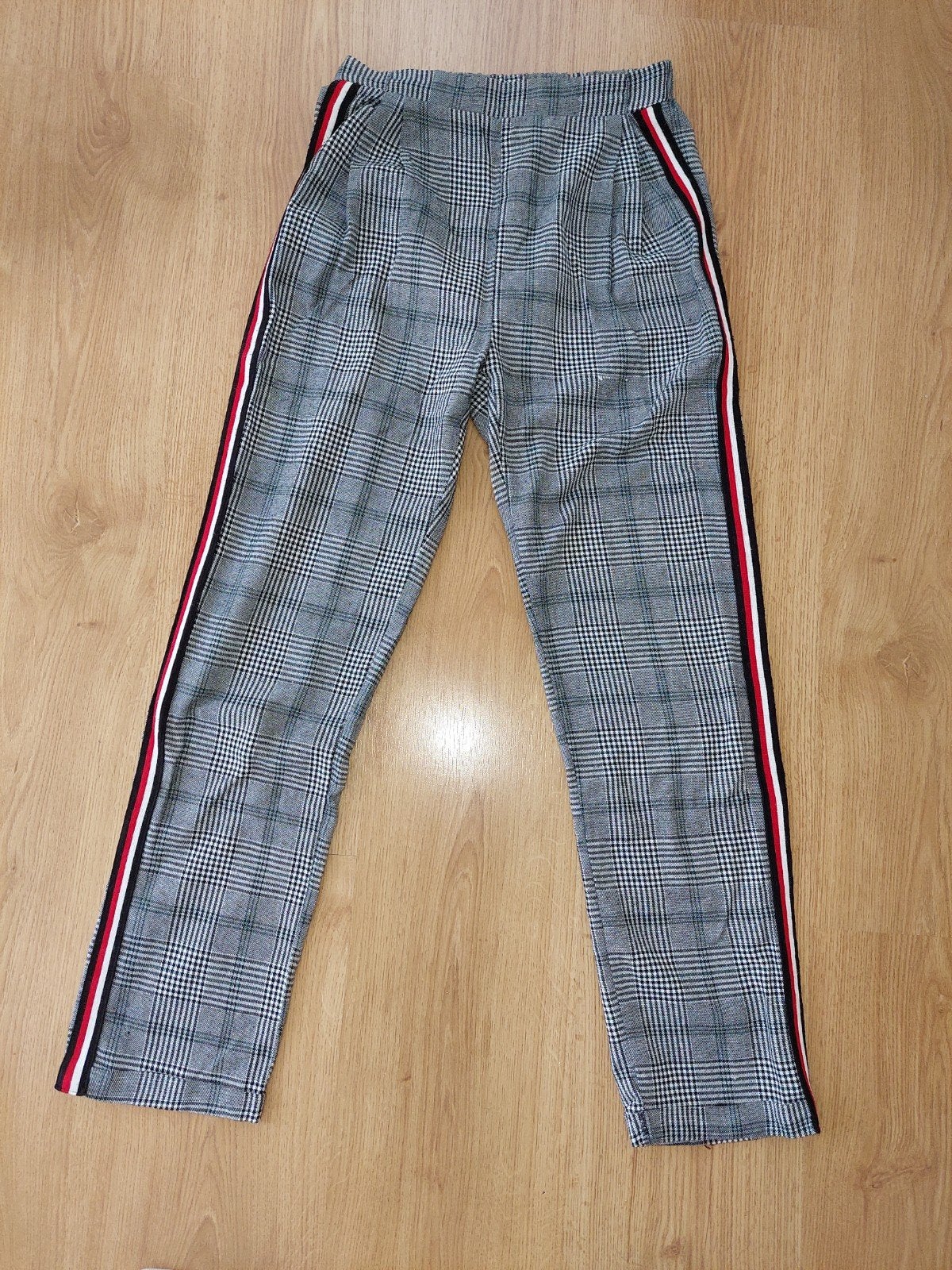 Lekkere soepele broek met ruitjesstof en bies zijkant mt.164, Broek, Shein., Meisje, Ophalen of Verzenden