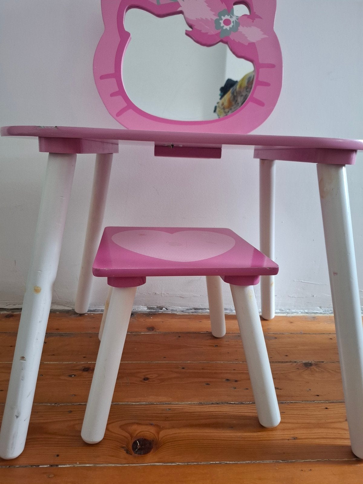Hello kitty make-up tafeltje te koop, Ophalen, Gebruikt, Tafel(s) en Stoel(en)