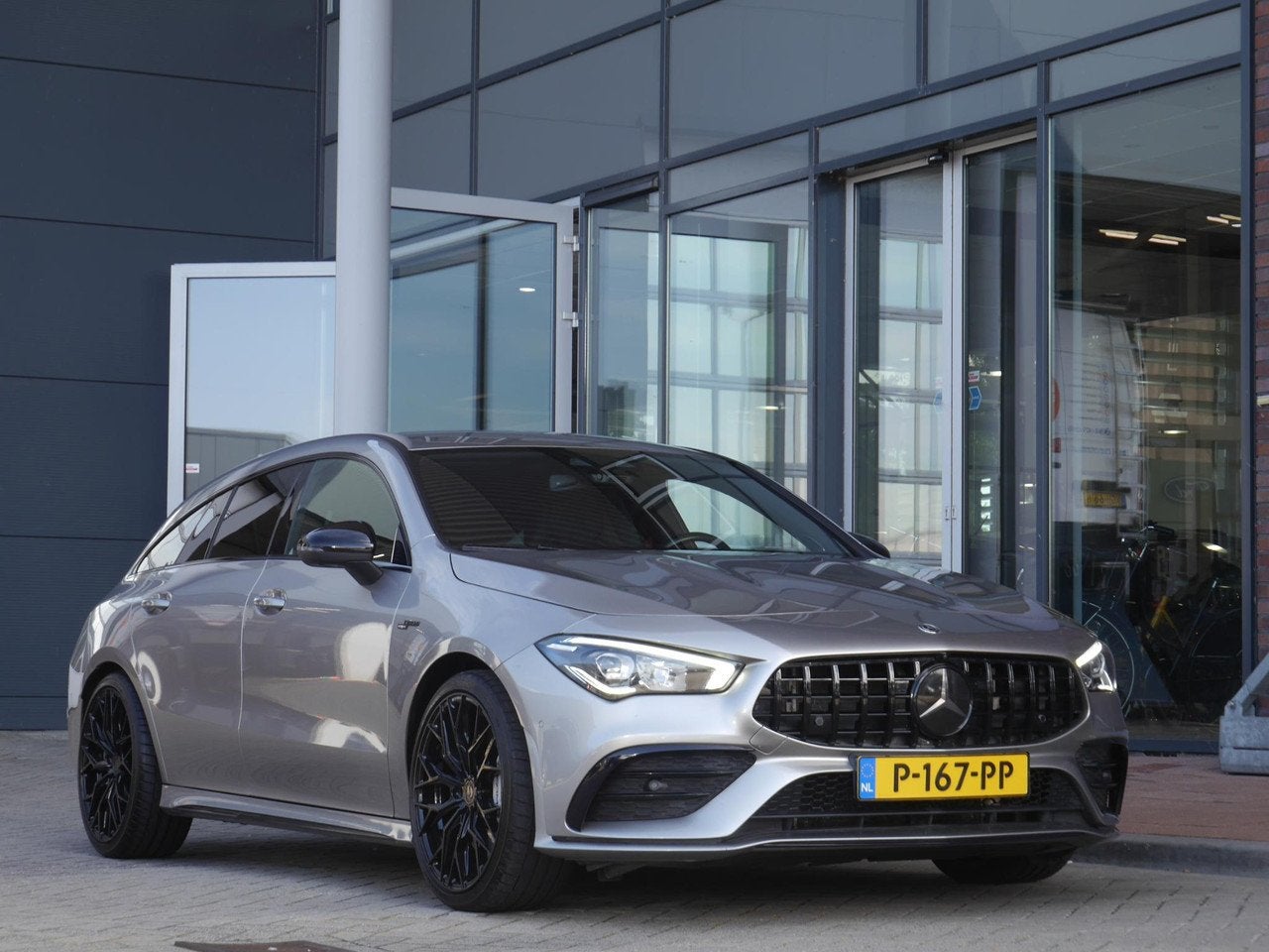 Mercedes-Benz CLA-Klasse Shooting Brake AMG 35 4MATIC Premiu, Auto's, CLA, Verwarmde buitenspiegels, Vierwielaandrijving, 84 €/maand