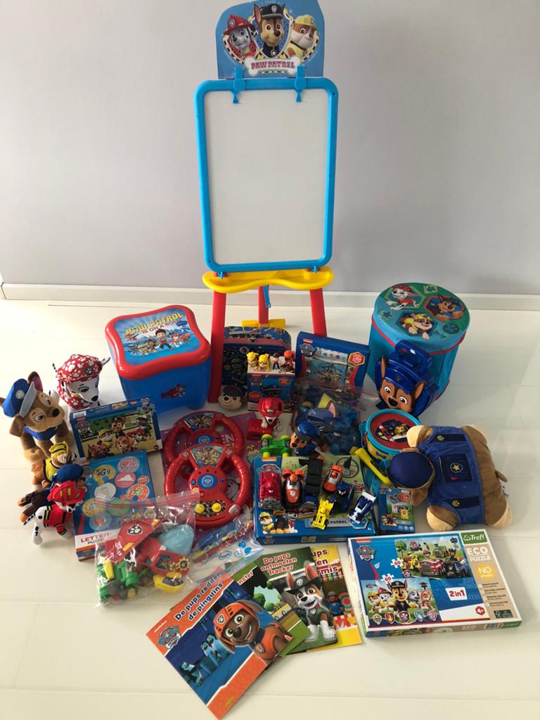 Grote speelset Paw Patrol (ca 45 items), Ophalen, Zo goed als nieuw