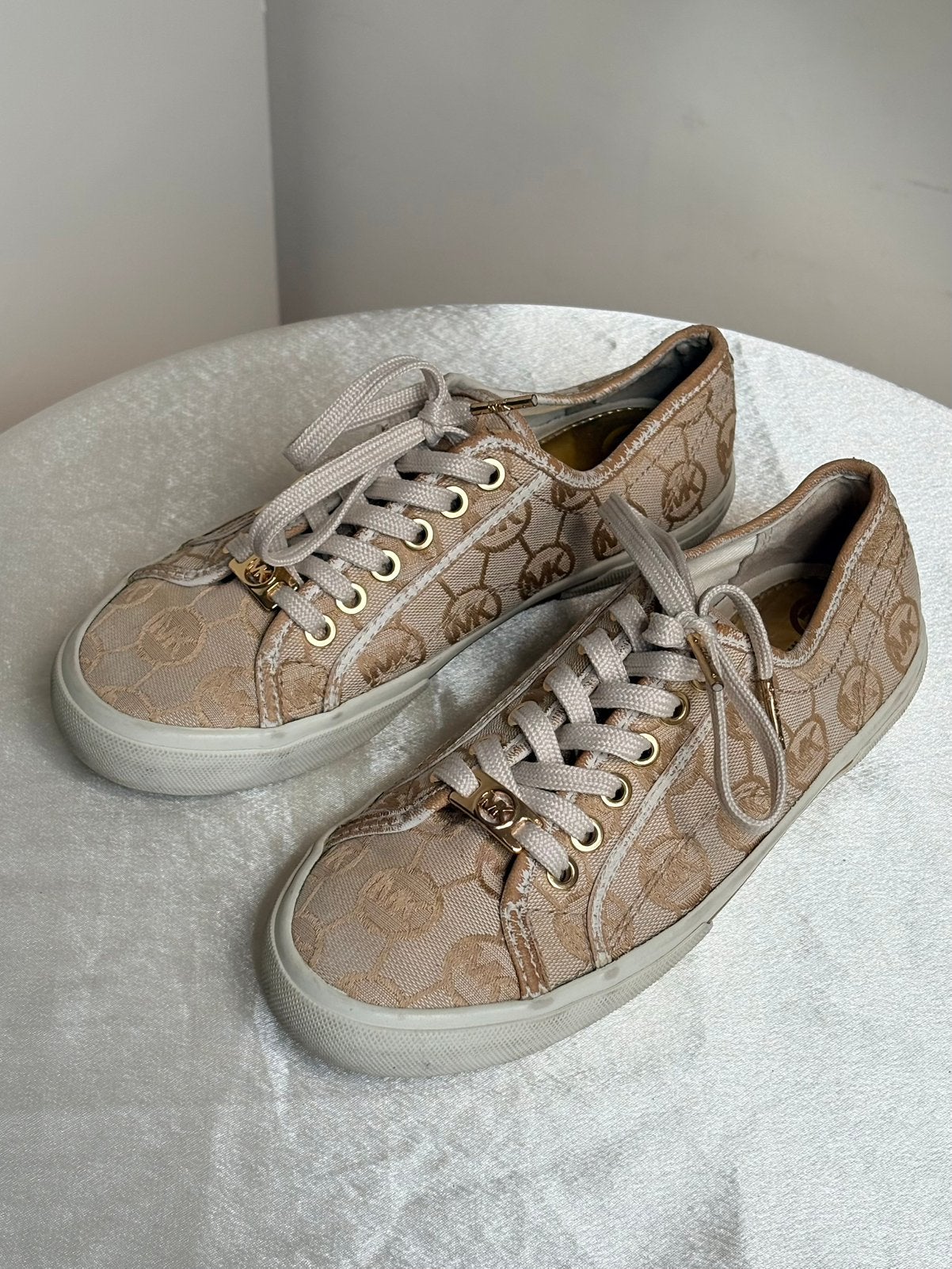 Michael Kors monogram sneakers, Bruin, Ophalen of Verzenden, Sneakers of Gympen, Gedragen