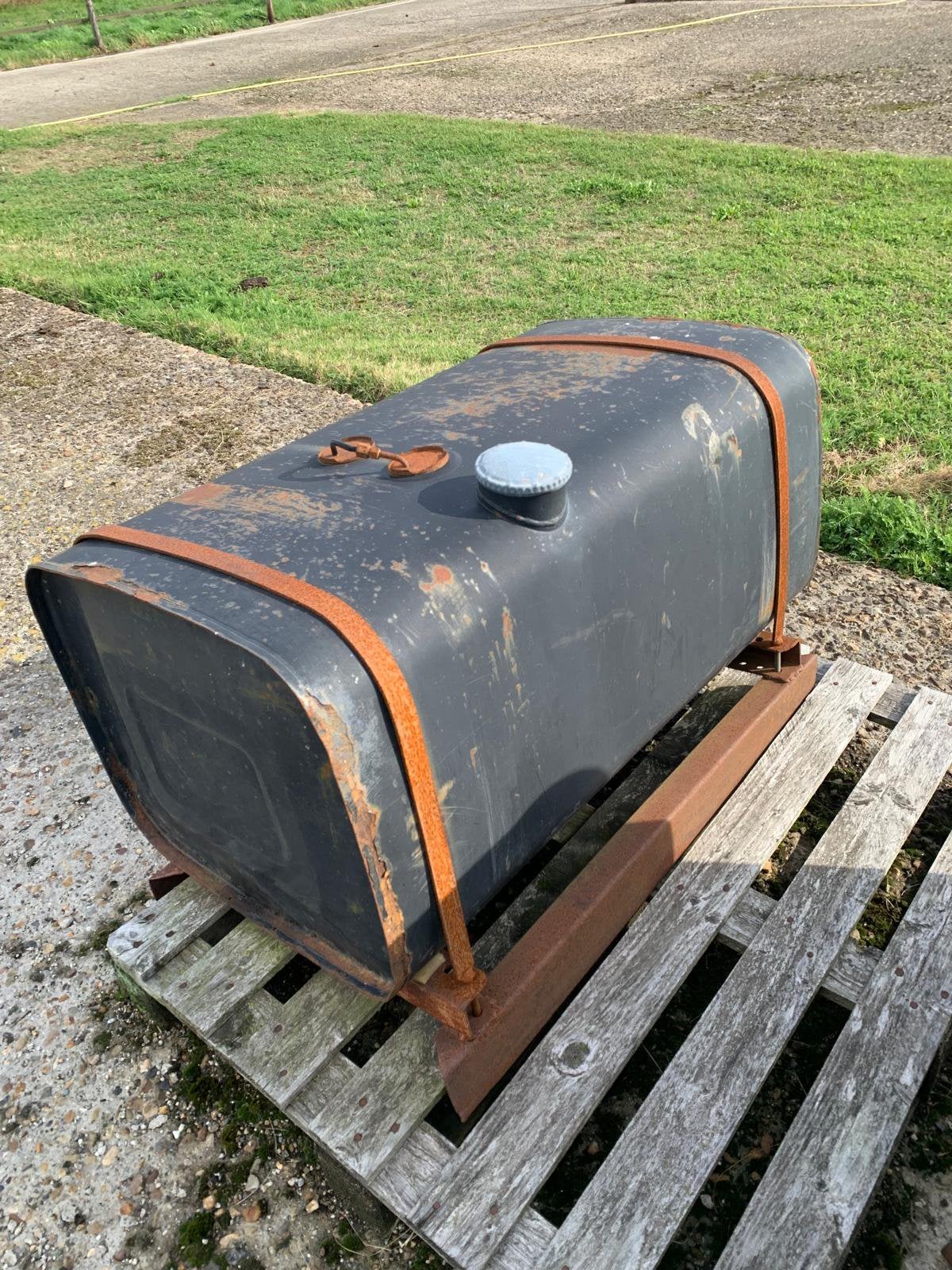 Stevige tank, diesel, Ophalen, Gebruikt