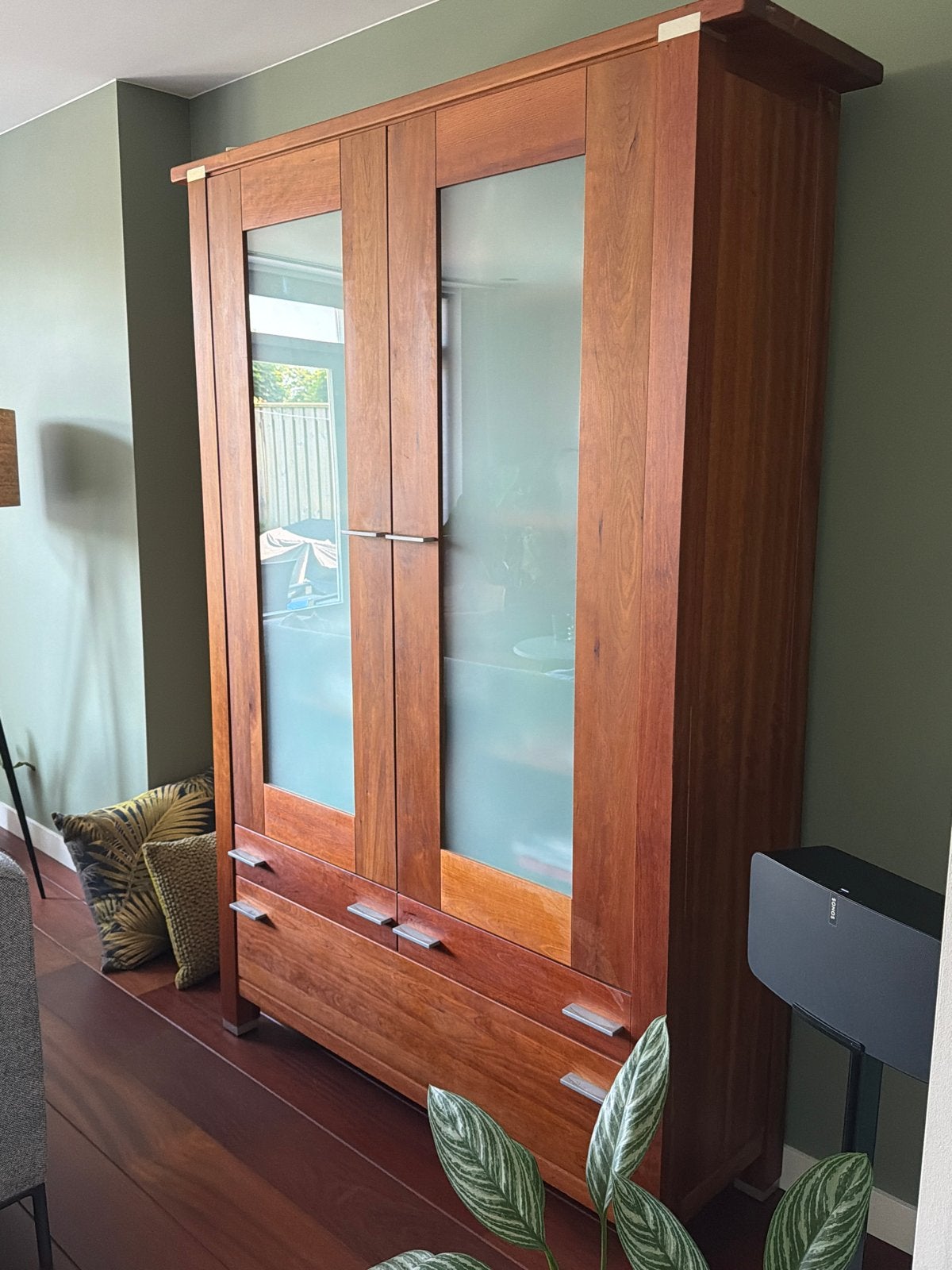 Bert plantagie kast, Ophalen, Gebruikt, 100 tot 150 cm, Met lade(s)