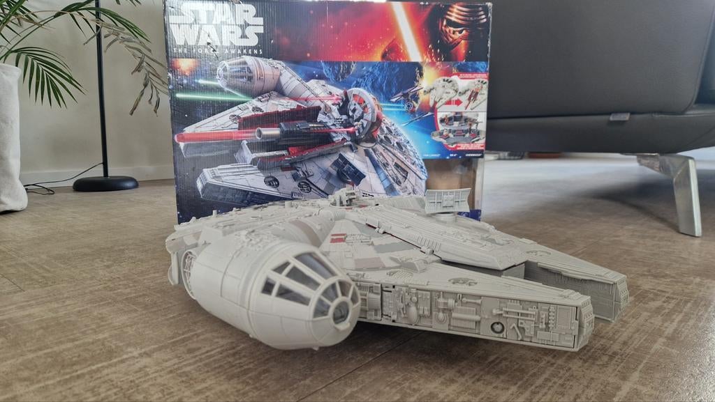 The force awakens Millennium Falcon, Verzamelen, Star Wars, Ophalen, Zo goed als nieuw, Actiefiguurtje