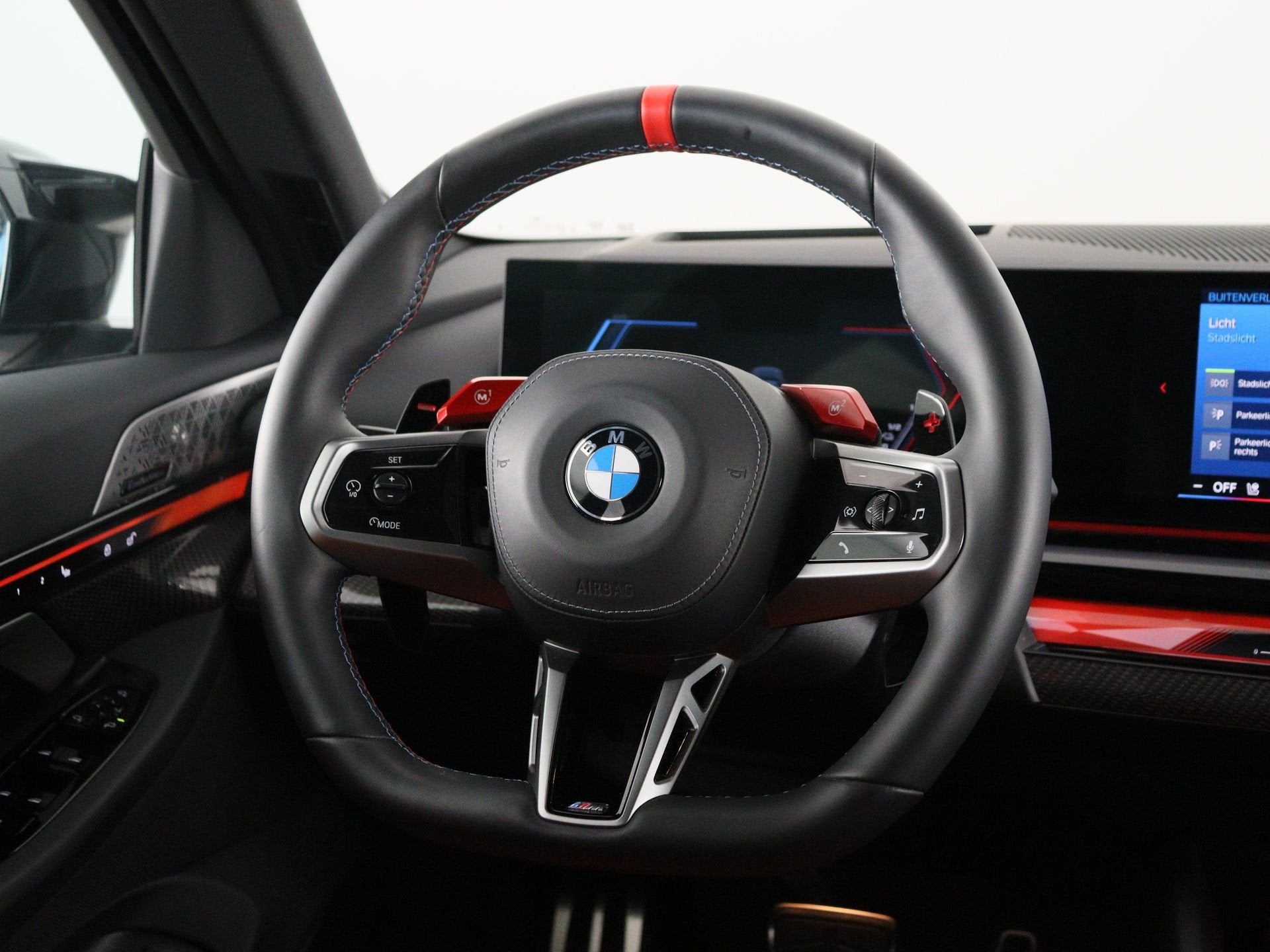 BMW M5 Touring SoH 100% (bj 2025, automaat), Auto's, Dealer onderhouden, Gebruikt, 8 cilinders, 4395 cc