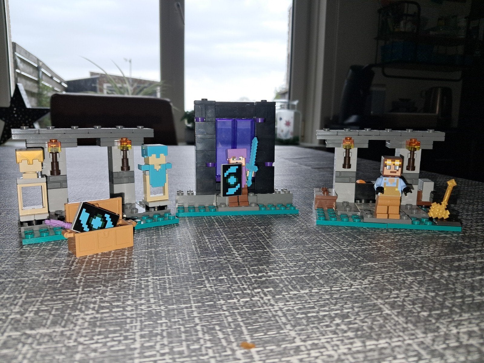 LEGO Minecraft 21252 De Wapenkamer - Zo goed als nieuw, Ophalen of Verzenden, Zo goed als nieuw, Overige merken
