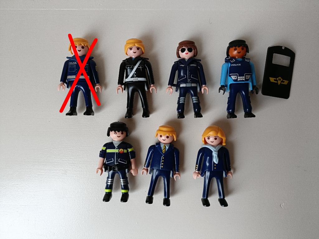 playmobil verschillende poppetjes (in uniform) per stuk, Ophalen of Verzenden, Gebruikt, Los playmobil