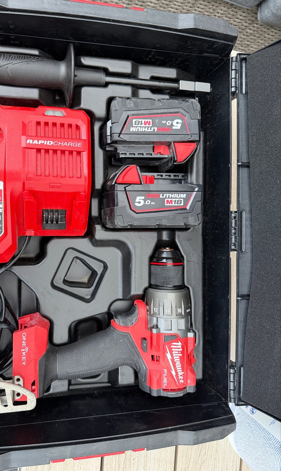 Milwaukee M18 ONE-KEY Boor-/Schroefmachine Set, Ophalen, 600 watt of meer, Klopboormechanisme, Zo goed als nieuw