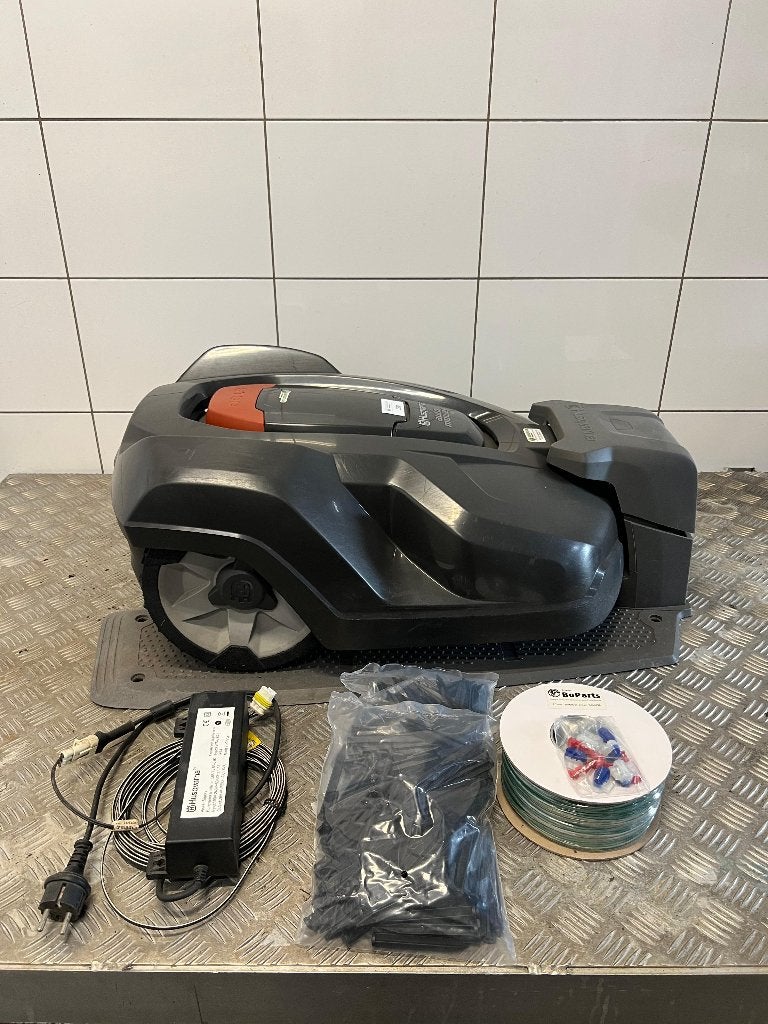 2e hands Husqvarna AM 420, Ophalen, Cirkelmaaier, Gebruikt, Minder dan 30 cm