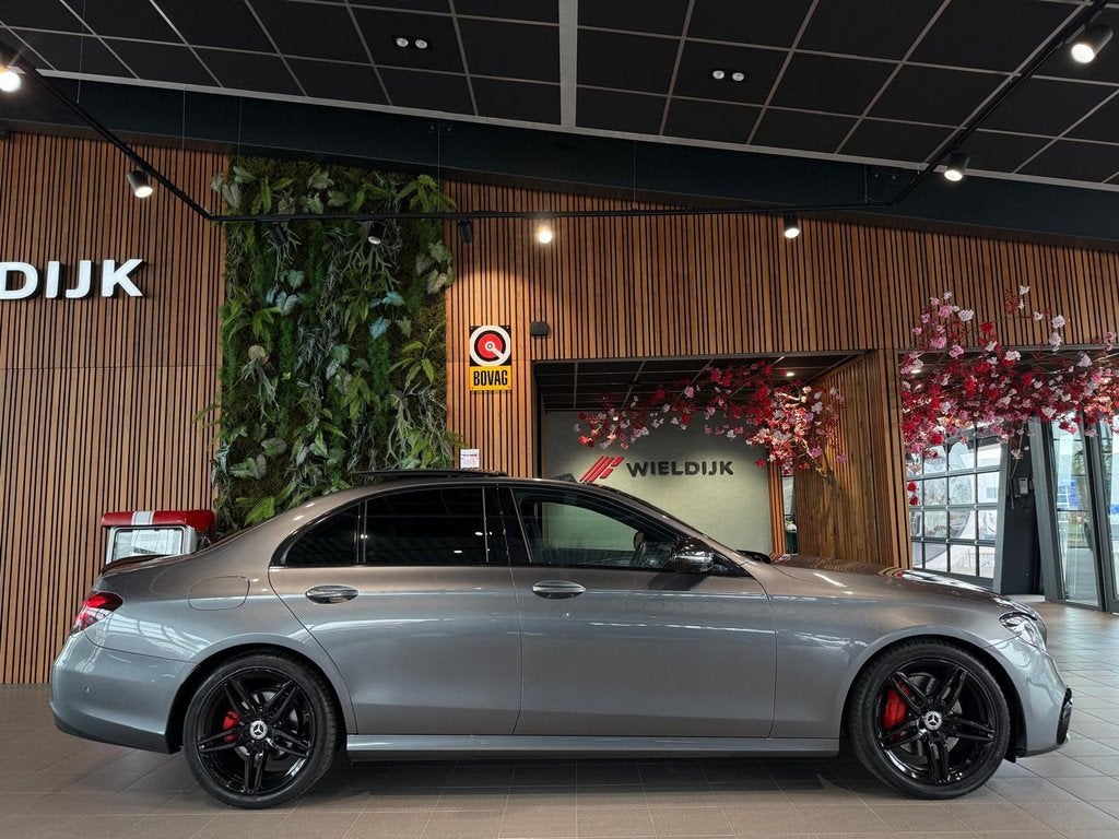 Mercedes-Benz E-klasse 200 Business Solution AMG Pannorama 3, Automaat, Gebruikt, 4 cilinders, Bedrijf