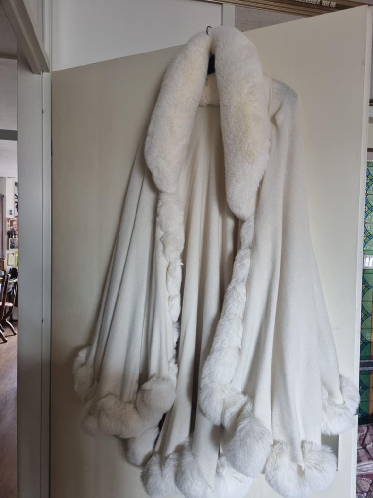 Prachtige mooie poncho, Kleding | Dames, Ophalen of Verzenden, Zo goed als nieuw