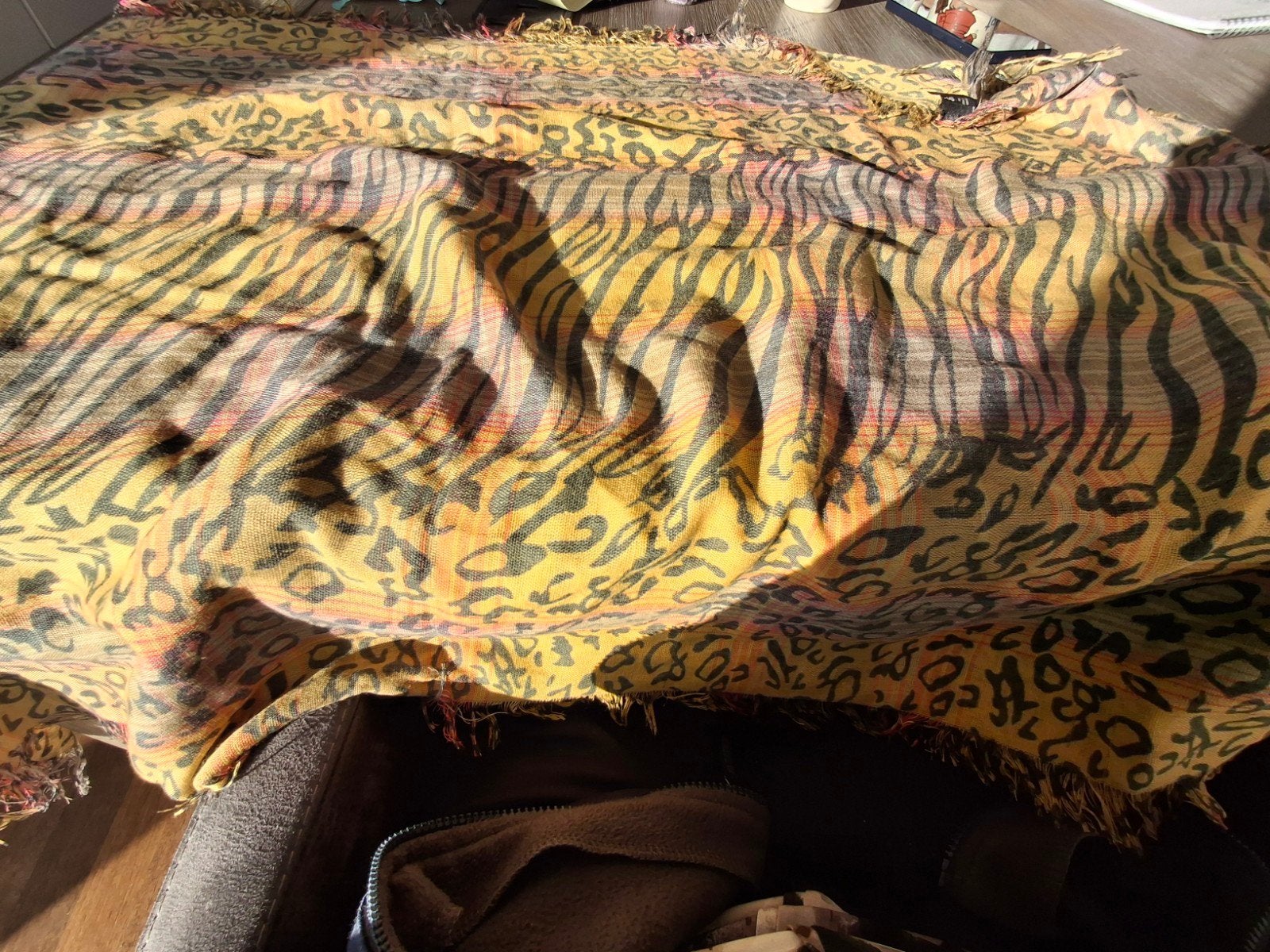 Nieuw! Miss Etam sjaal met dierenprint (tijger/luipaard), Kleding | Dames, Overige Dameskleding, Zo goed als nieuw, Ophalen of Verzenden