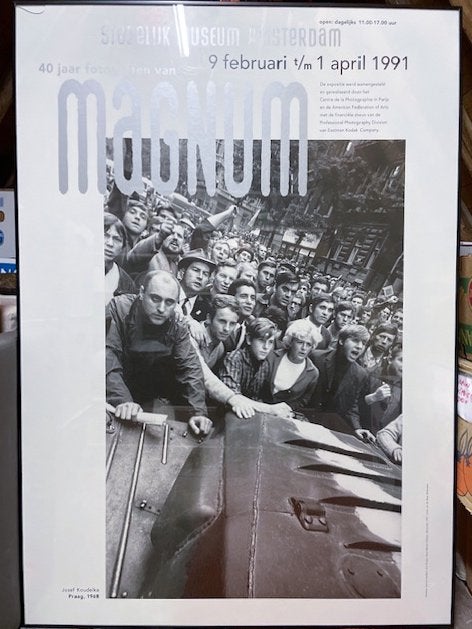 Affiche - Stedelijk Museum - 40 jaar fotografen van Magnum, Ophalen, Rechthoekig Staand, Met lijst, Zo goed als nieuw