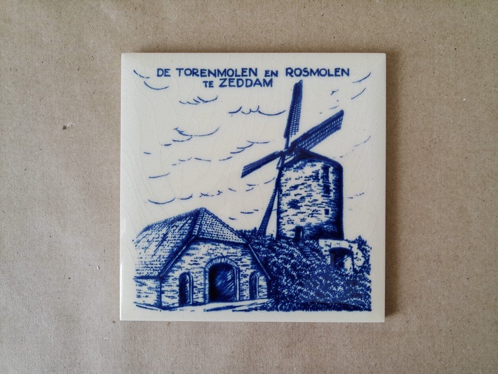 Vintage Delfts blauwe tegel De Torenmolen en Rosmolen Zeddam, Ophalen of Verzenden