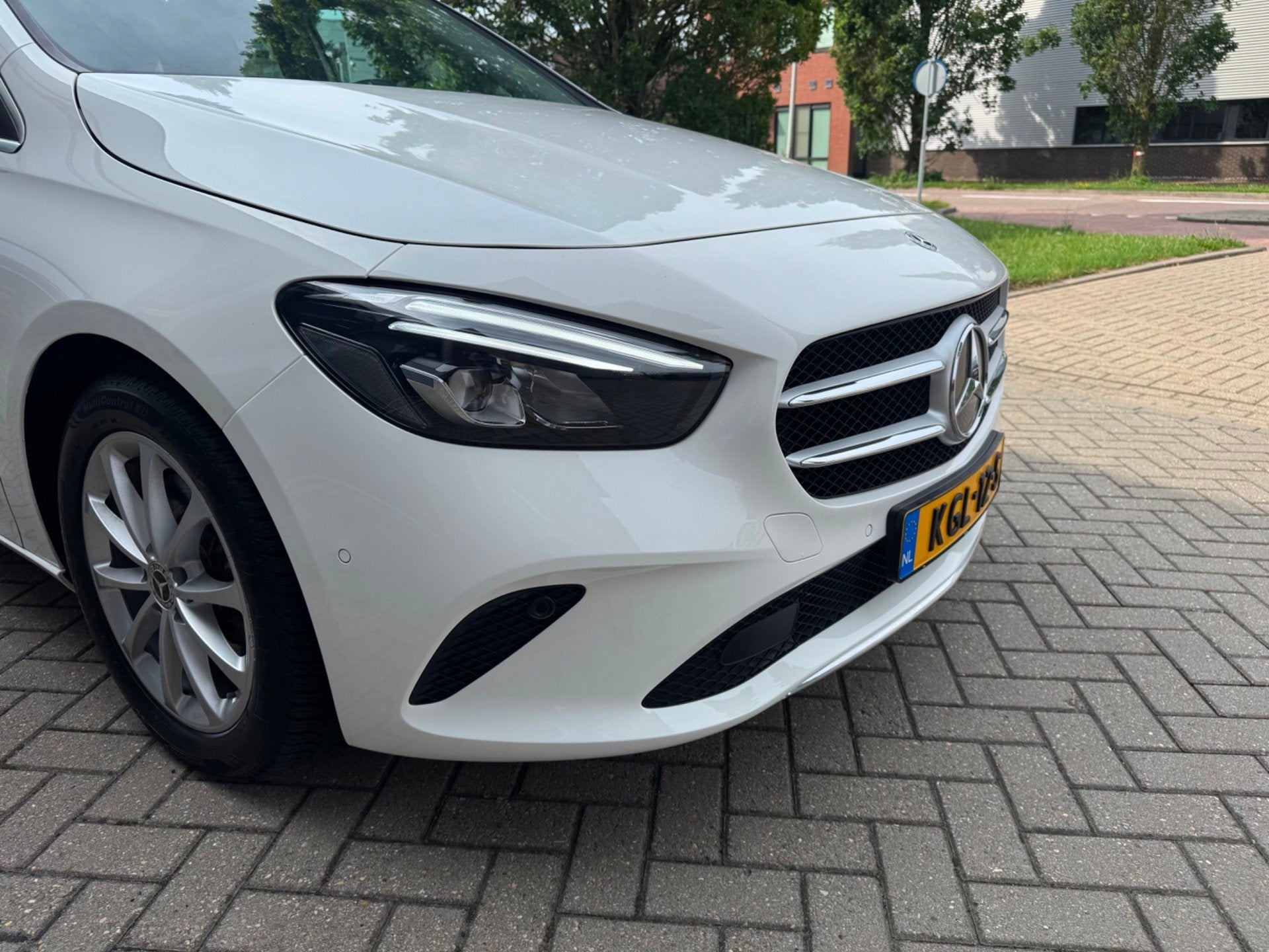 Mercedes-Benz B-klasse 220 4MATIC 4WD Premium, LED, Navi, Ca, Automaat, Leder en Stof, Wit, 14 km/l