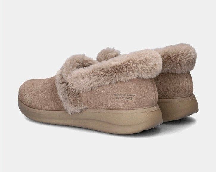 Nieuw mt 40 Skechers slip ins taupe suedine bontvoering, Nieuw, Ophalen of Verzenden, Sneakers of Gympen, Skechers slip ins