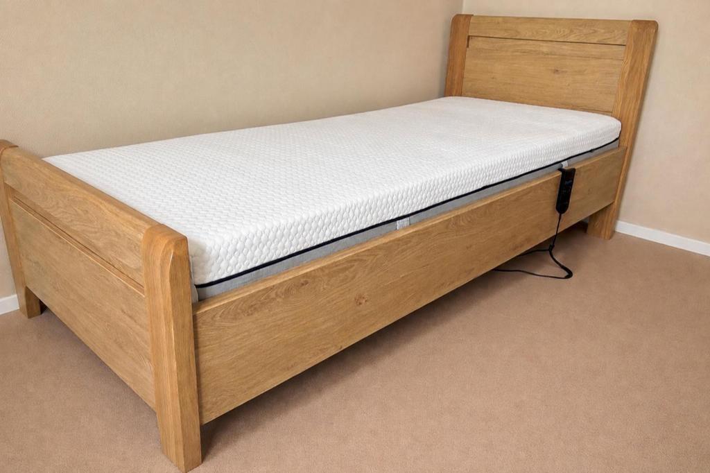 Bed 90x210 electrische lattenbodem, nieuw ongebruikt matras, Ophalen, Verstelbaar, 90 cm, Eenpersoons