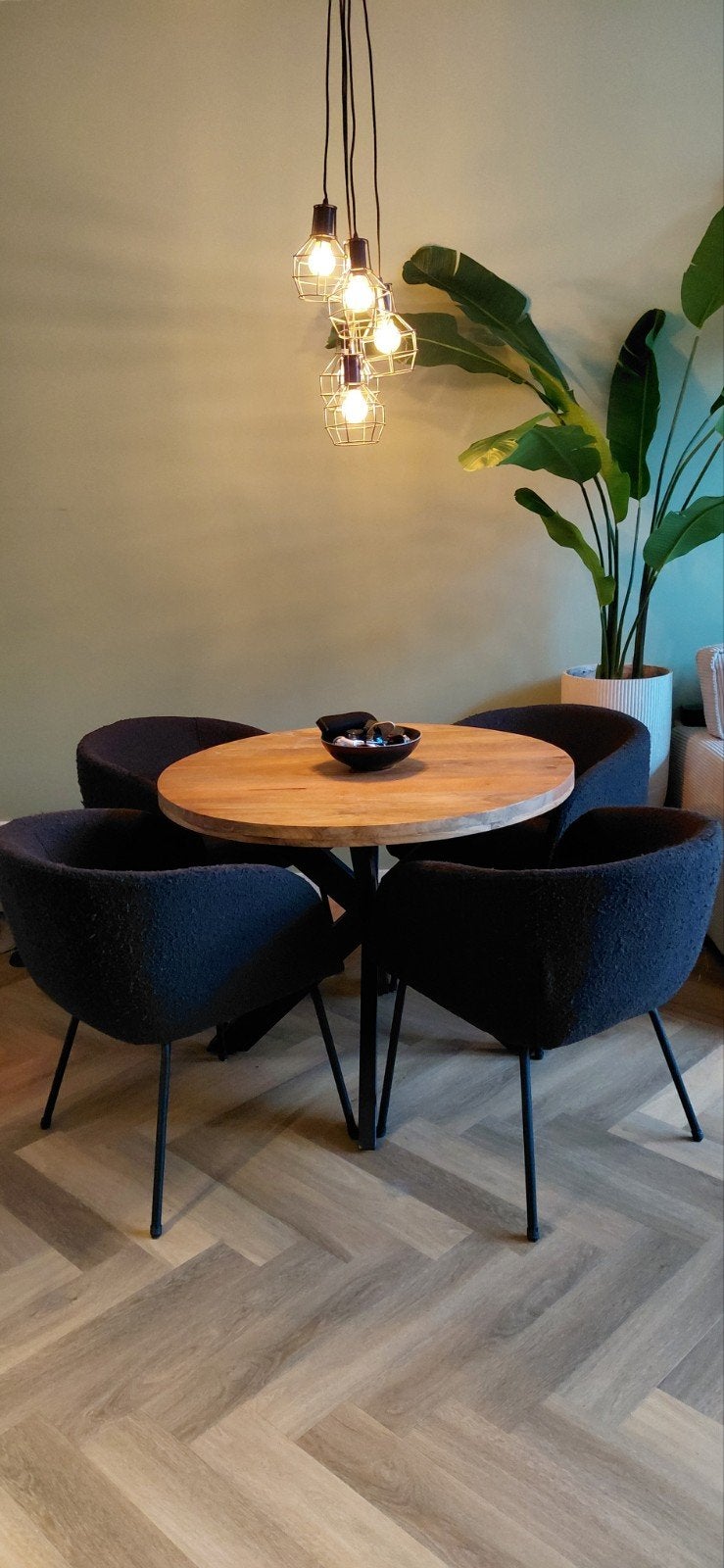 Ronde eettafel met 4 stoelen - Zo goed als nieuw, Huis en Inrichting, Tafels | Eettafels, 50 tot 100 cm, Modern, Industrieel, Rond