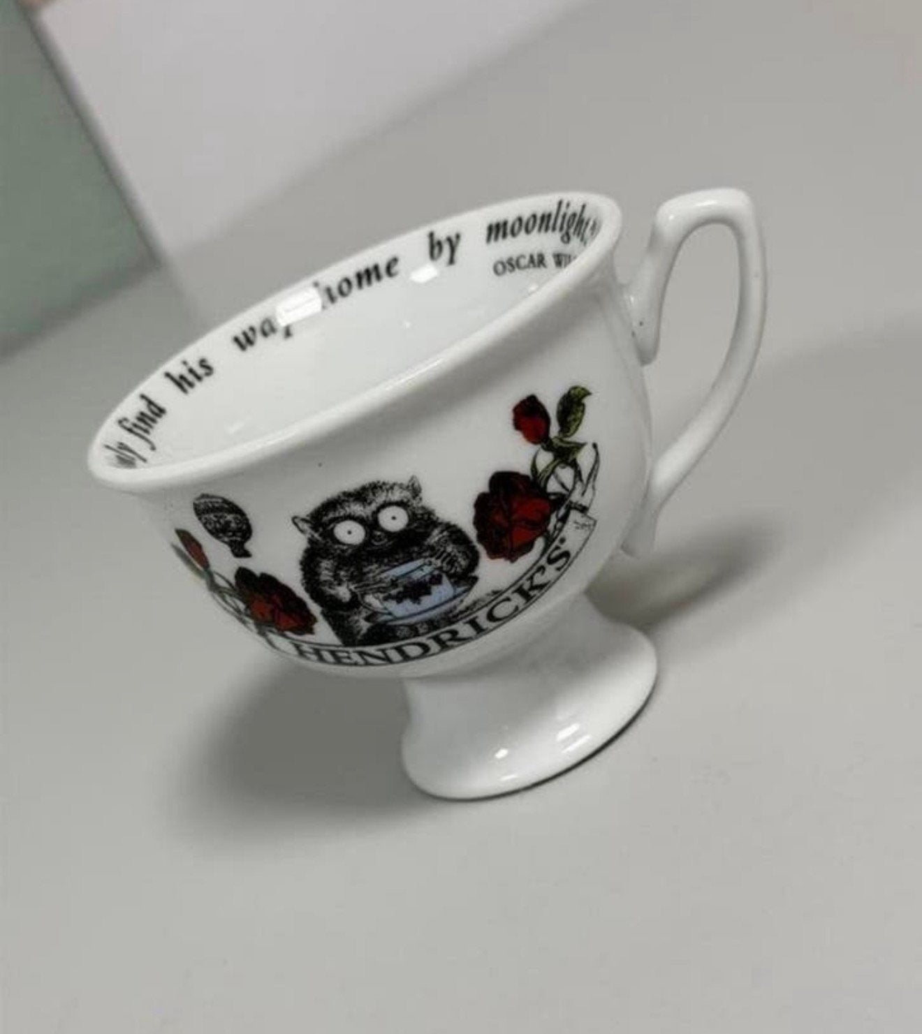 Hendrick’s Gin theekopje theekop kopje met Oscar Wilde quote, Antiek en Kunst, Ophalen of Verzenden