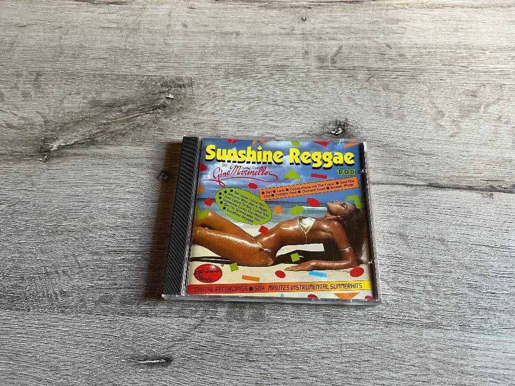 CD Sunshine reggae by Gino Marinello, Ophalen of Verzenden, Gebruikt, Verzamelalbum