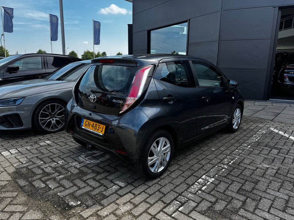 Toyota Aygo 1.0 VVT-i x-wave AUTOMAAT OPENDAK I 2de eig. I C, Auto's, Toyota, Euro 5, Gebruikt, Zwart, 4 stoelen