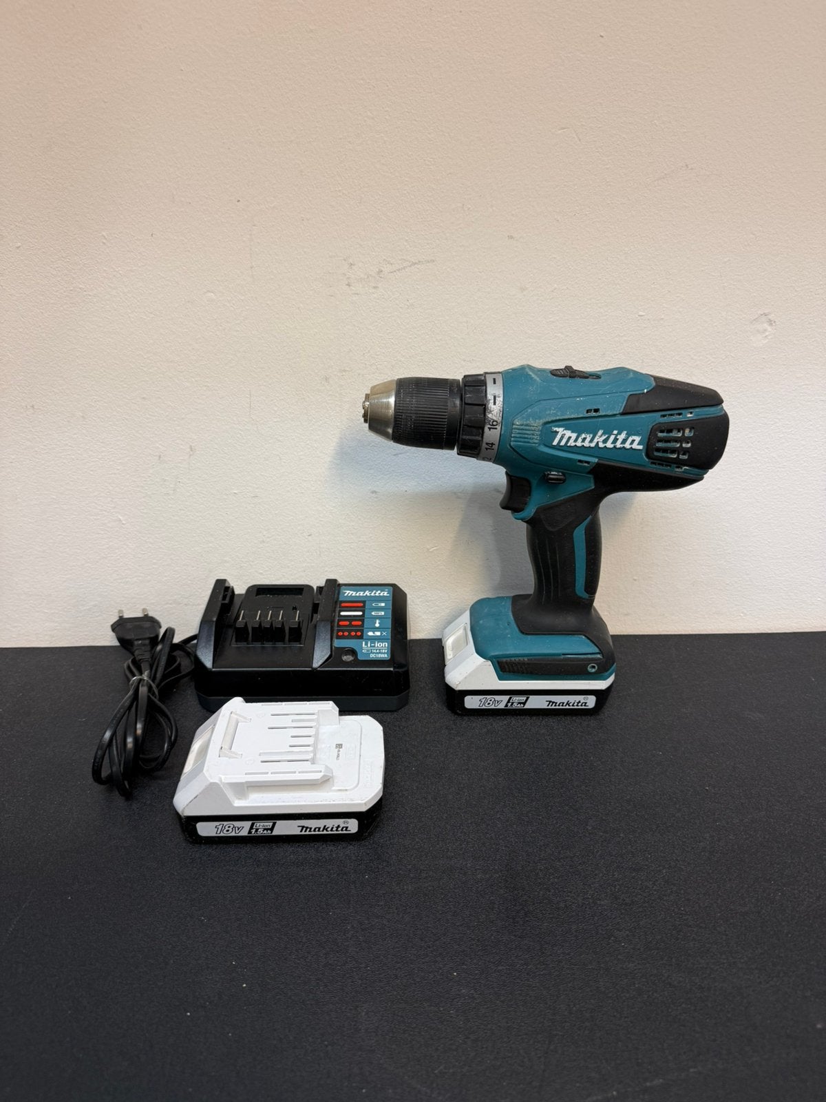 Makita boormachine, Doe-het-zelf en Verbouw, Gereedschap | Boormachines, Ophalen, Zo goed als nieuw, Boormachine