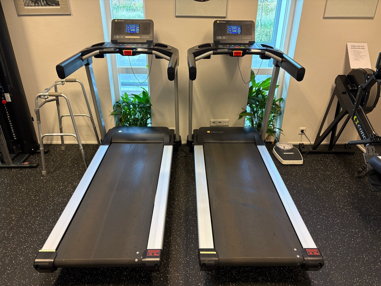 LifeSpan TR6000i Loopband - Zo goed als nieuw, Ophalen, Gebruikt, Metaal, Loopband