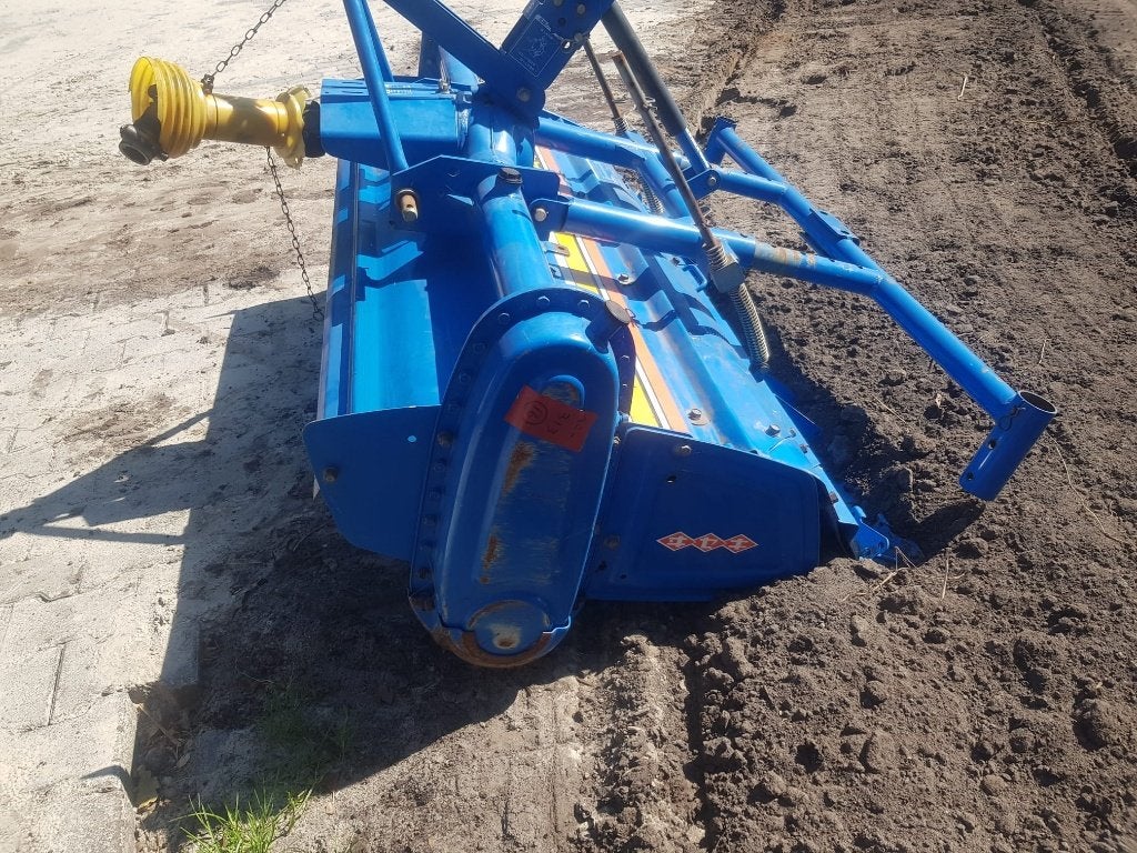 Robuuste blauwe grondfrees voor tuinbouwtrekker, Ophalen, Gebruikt, 250 mm of meer, Overige typen