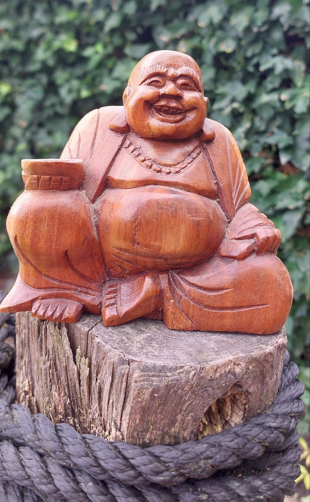 Houten lachende Boeddha - 12 cm hoog, Huis en Inrichting, Woonaccessoires | Boeddhabeelden, 12 cm, Ophalen of Verzenden, Zo goed als nieuw