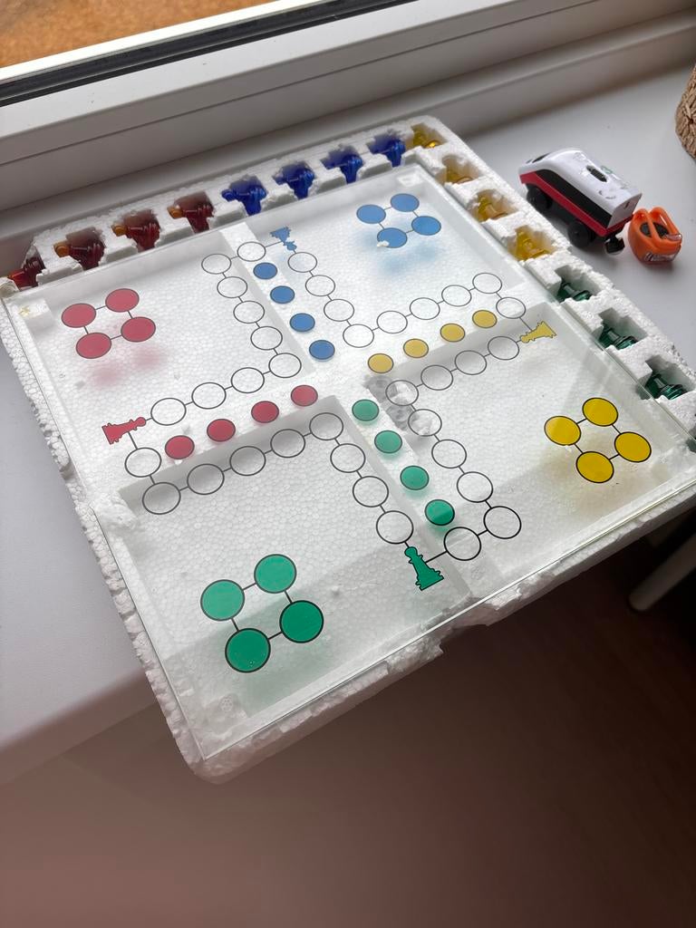 Minevum Mens erger je niet van glas - Collectum item, Hobby en Vrije tijd, Gezelschapsspellen | Bordspellen, Drie of vier spelers